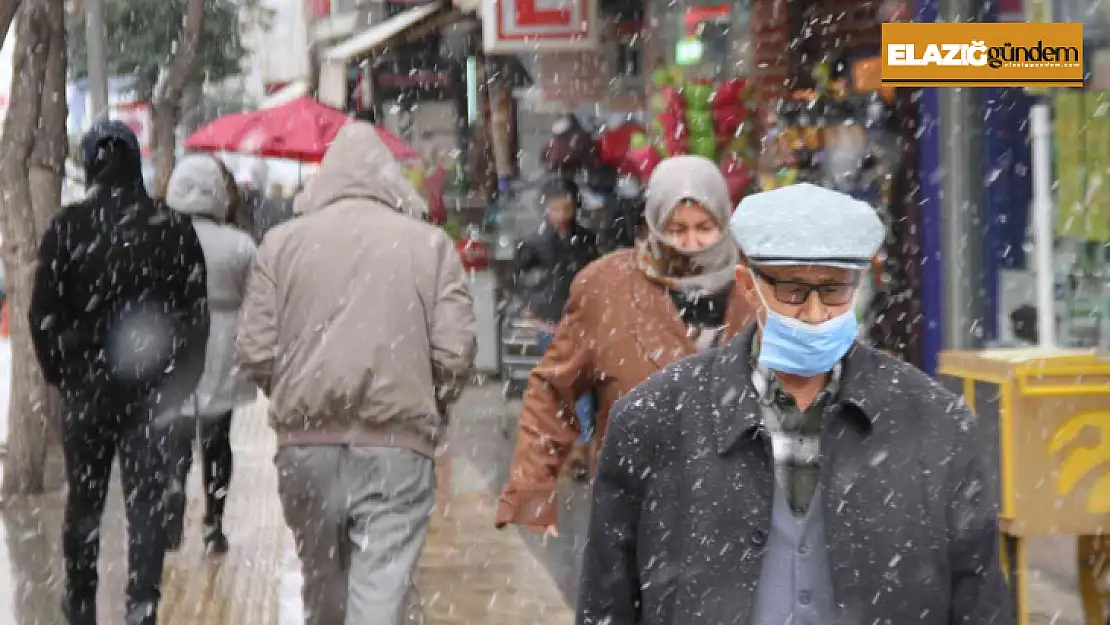 Elazığ'da uzun süredir beklenen kar yağışı başladı