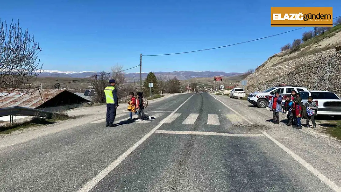 Elazığ'da vatandaşlara trafik eğitimi verildi