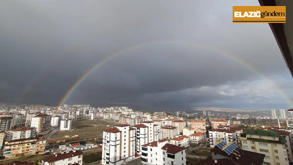 Elazığ'da yağmur sonrası çıkan gökkuşağı mest etti