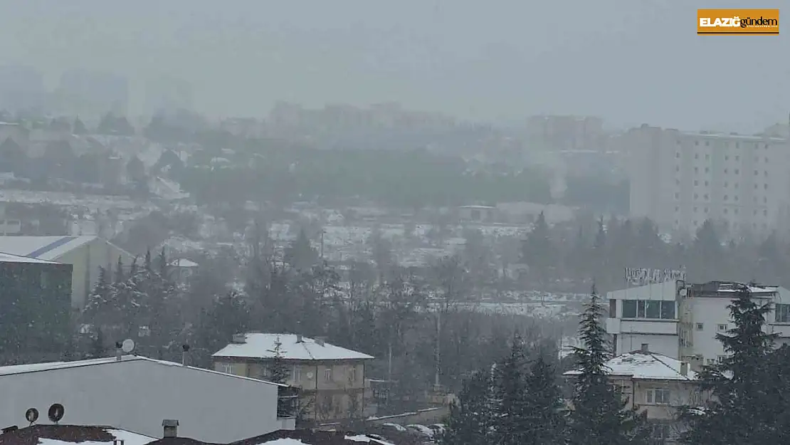 Elazığ'da yüksek kesimlerde sis etkili oldu