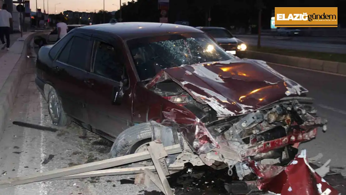 Elazığ'da zincirleme trafik kazası: 4 yaralı