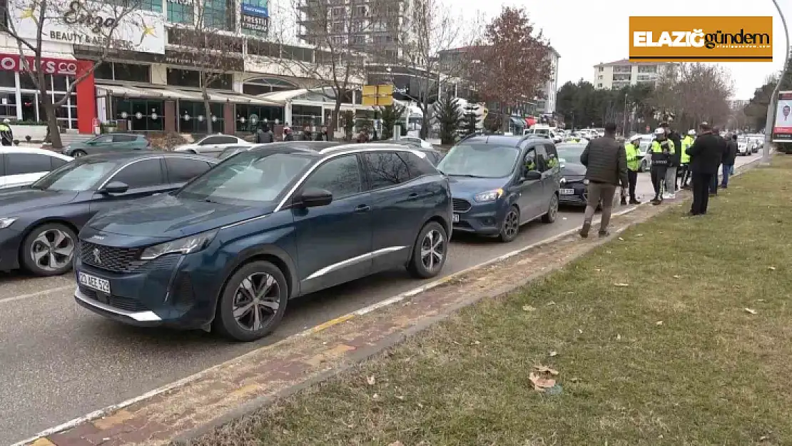 Elazığ'da zincirleme trafik kazası: 2 yaralı