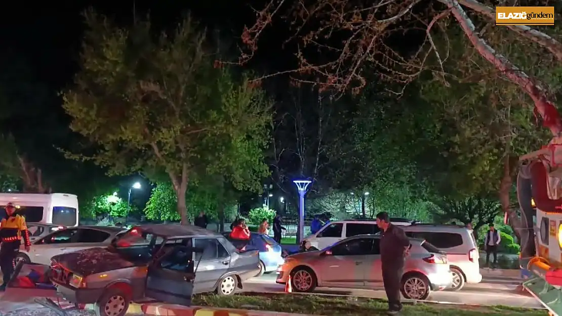 Elazığ'da zincirleme trafik kazası: 2 yaralı