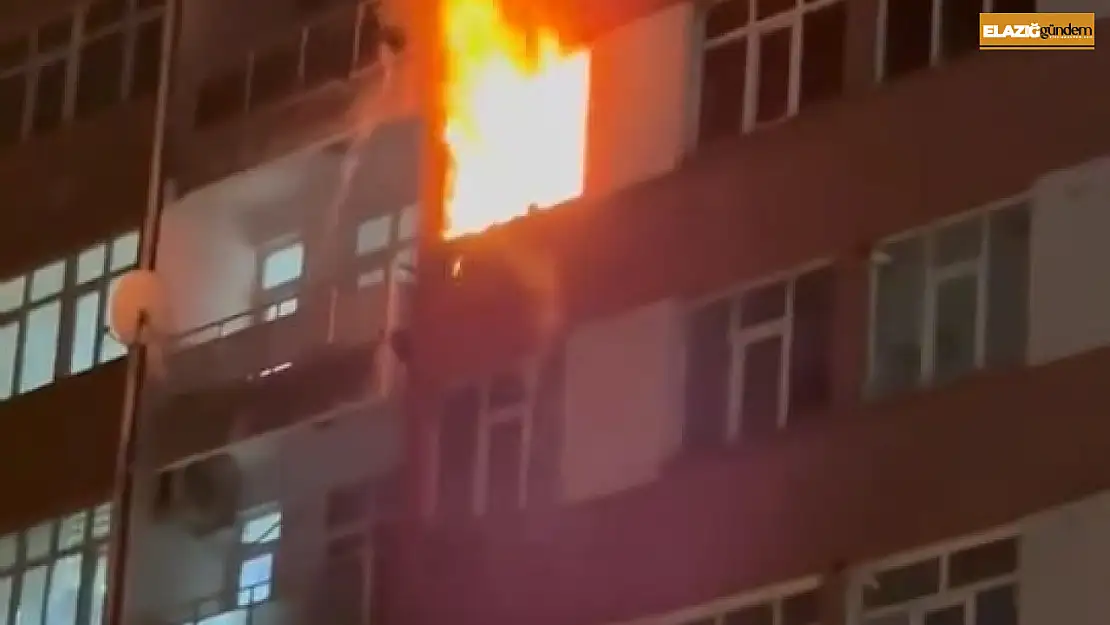 Elazığ'daki apartman yangını paniğe neden oldu