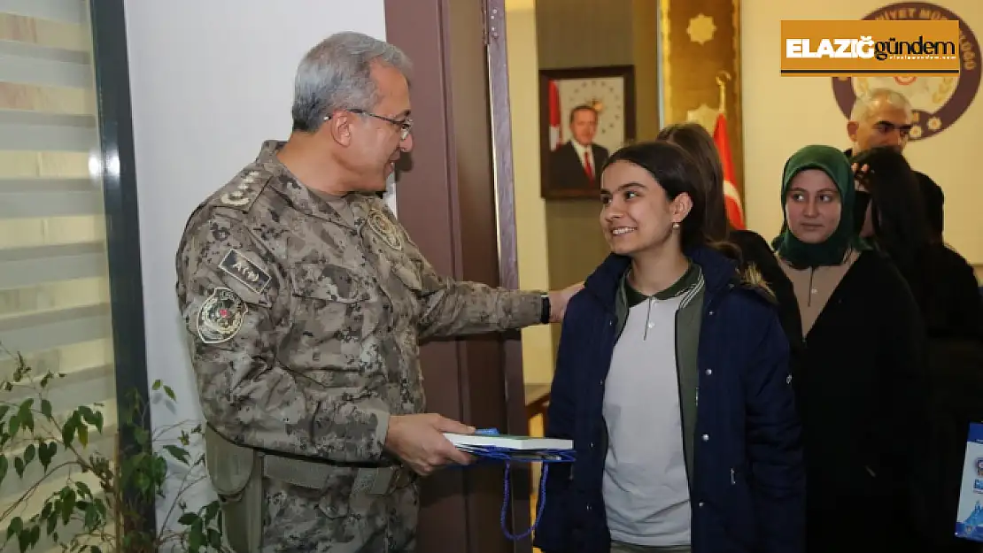 Elazığ Emniyet Müdürü Karayel, öğrencileri ağırladı