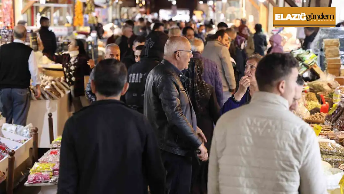 Elazığ Kapalı Çarşı'da bayram yoğunluğu