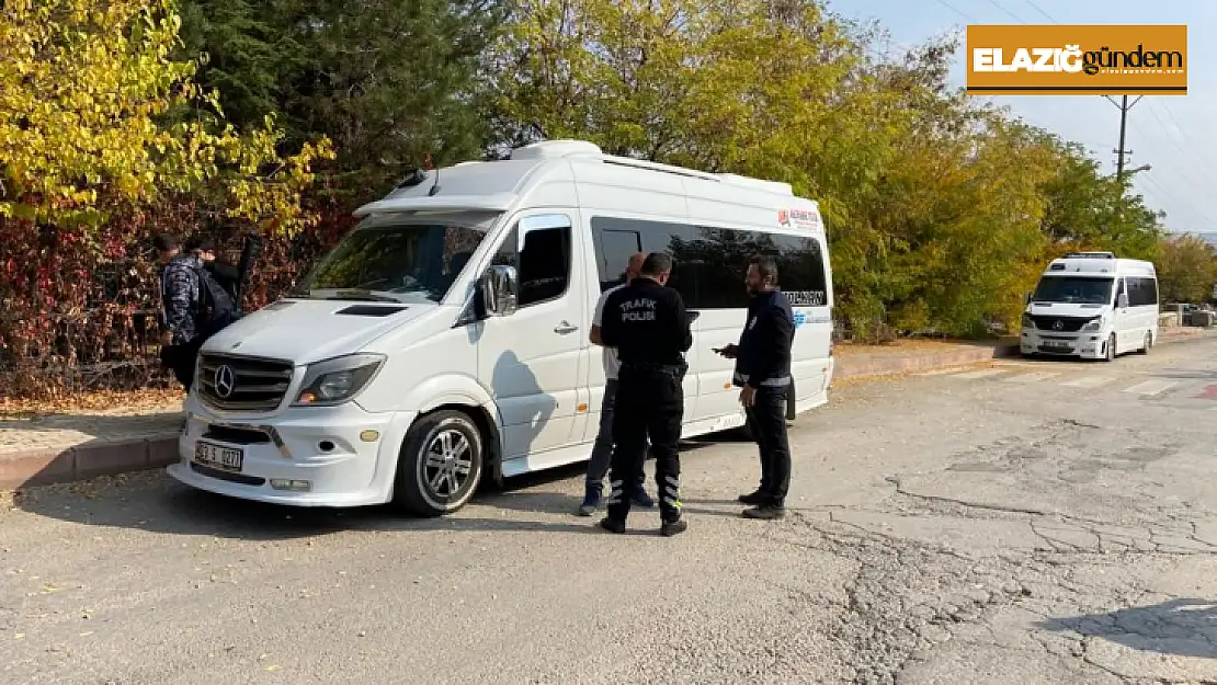 Elazığ polisinin okul önü denetimleri sürüyor