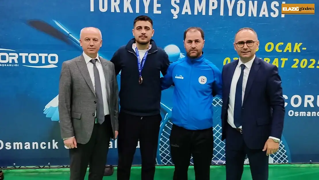 Elazığlı sporcu, badmintonda Türkiye üçüncüsü oldu