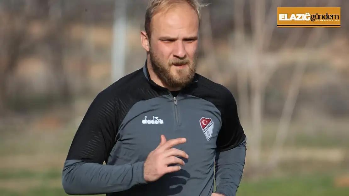 Elazığspor'da kaleci Hakan korkuttu