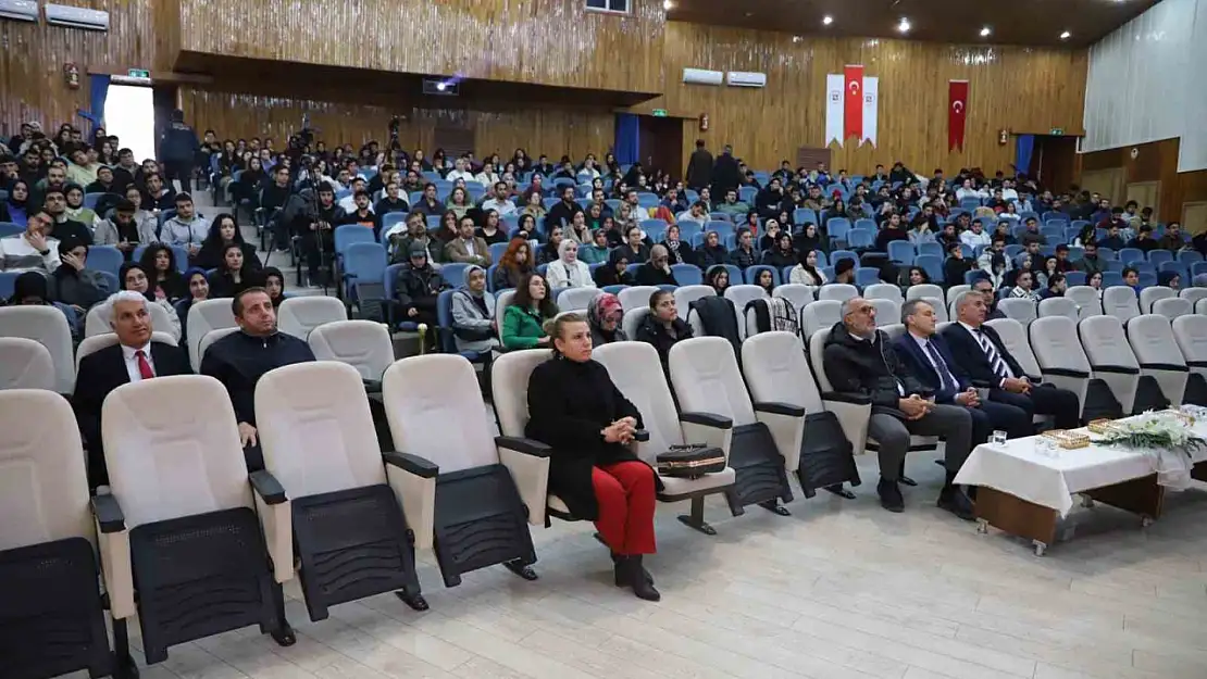 FÜ'de  'Bağımlılık ve Bağımlılıkla Mücadele' paneli düzenlendi