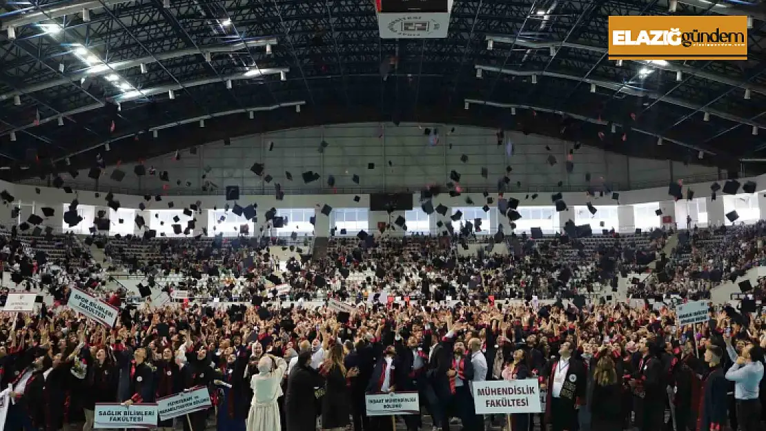 FÜ'de binlerce öğrenci mezun oldu