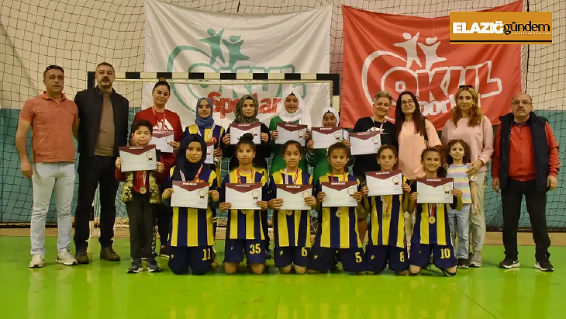 Futsalda yarı final bileti alan takımlar belli oldu