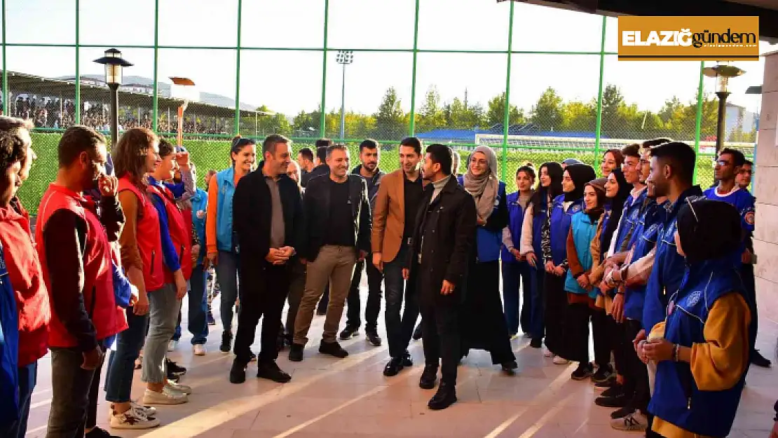 Gençlik Hizmetleri Genel Müdürü Topoğlu Elazığ'da gençlerle buluştu