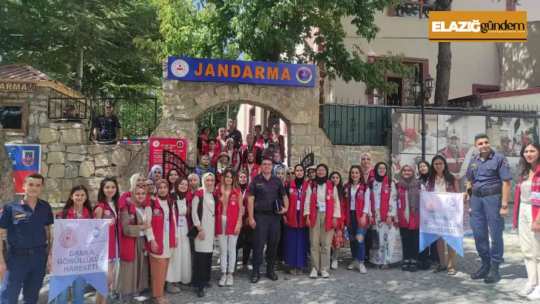 Gönüllü gençler jandarmayla bir araya geldi