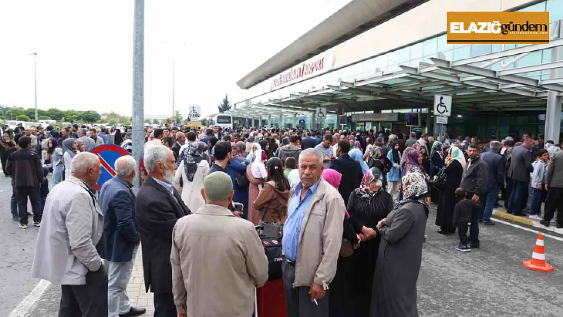 Hacı adaylarını binlerde kişi uğurladı