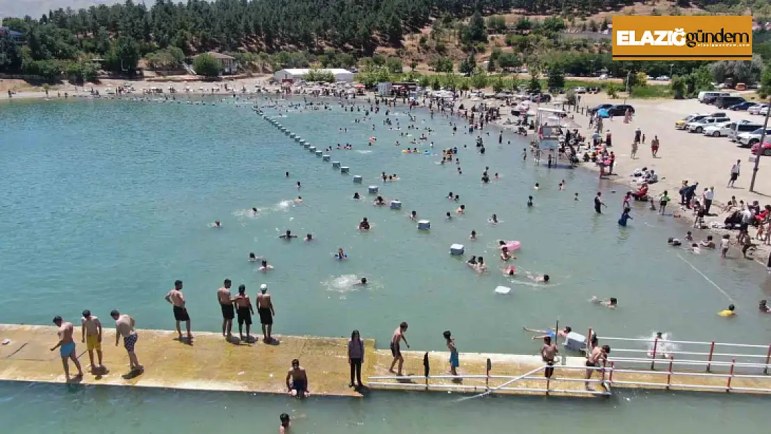 Hazar Gölü'ndeki plajlar Ege ve Akdeniz'i aratmıyor
