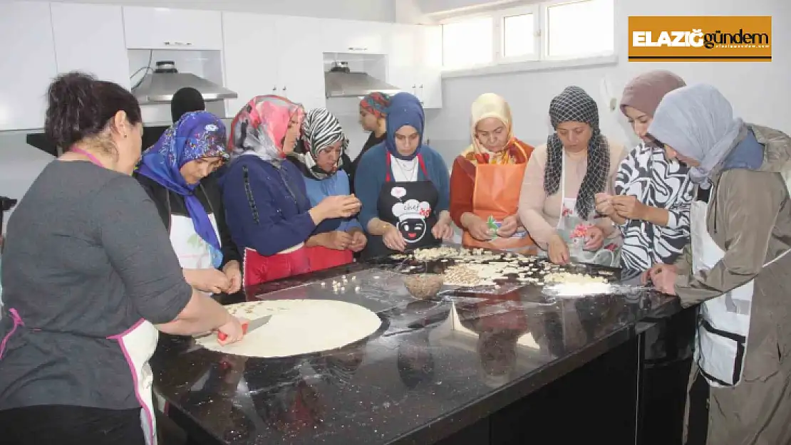 İş sahibi olmak isteyen kadınlar, aşçılık kursunda ter döküyor