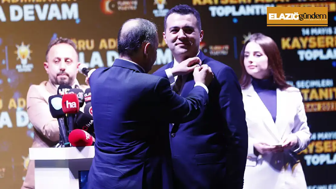 İYİ Parti'li danışman Ak Parti'ye katıldı