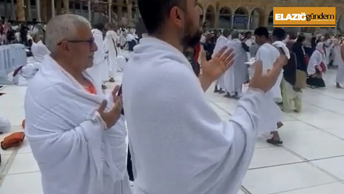 Kabe'de Müslümanlar depremzedeler için dua etti