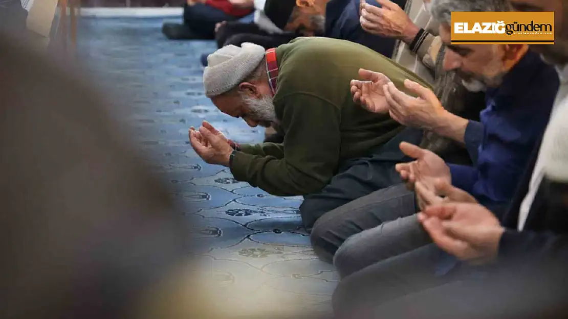 Kadir Gecesinde camiler doldu taştı