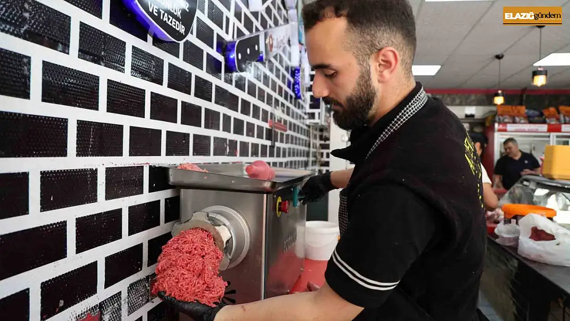 Kasapların kıyma mesaisi sürüyor