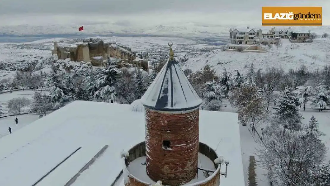 Medeniyetlerin beşiği Harput beyaza büründü, kartpostallık görüntüler oluştu