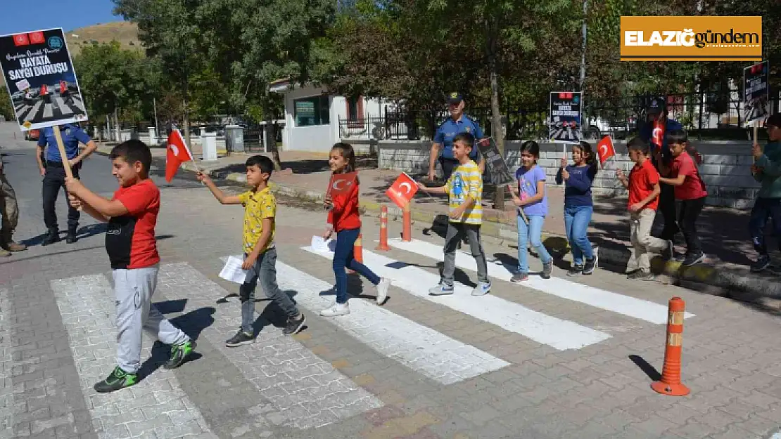 Palu'da yayalara öncelik, hayata saygı duruşu etkinliği