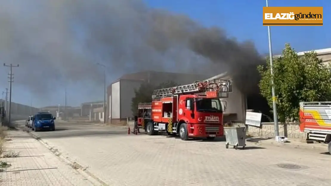 Pano fabrikasındaki yangın korkuttu