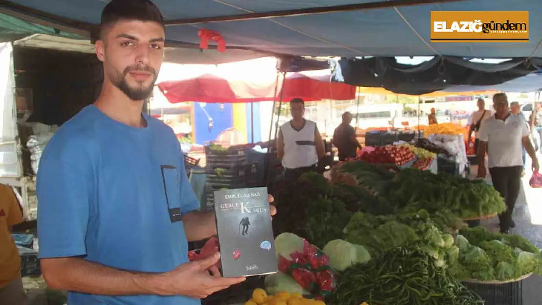 Pazarda çalışırken tezgah arkasında aldığı notlarla kitap çıkardı