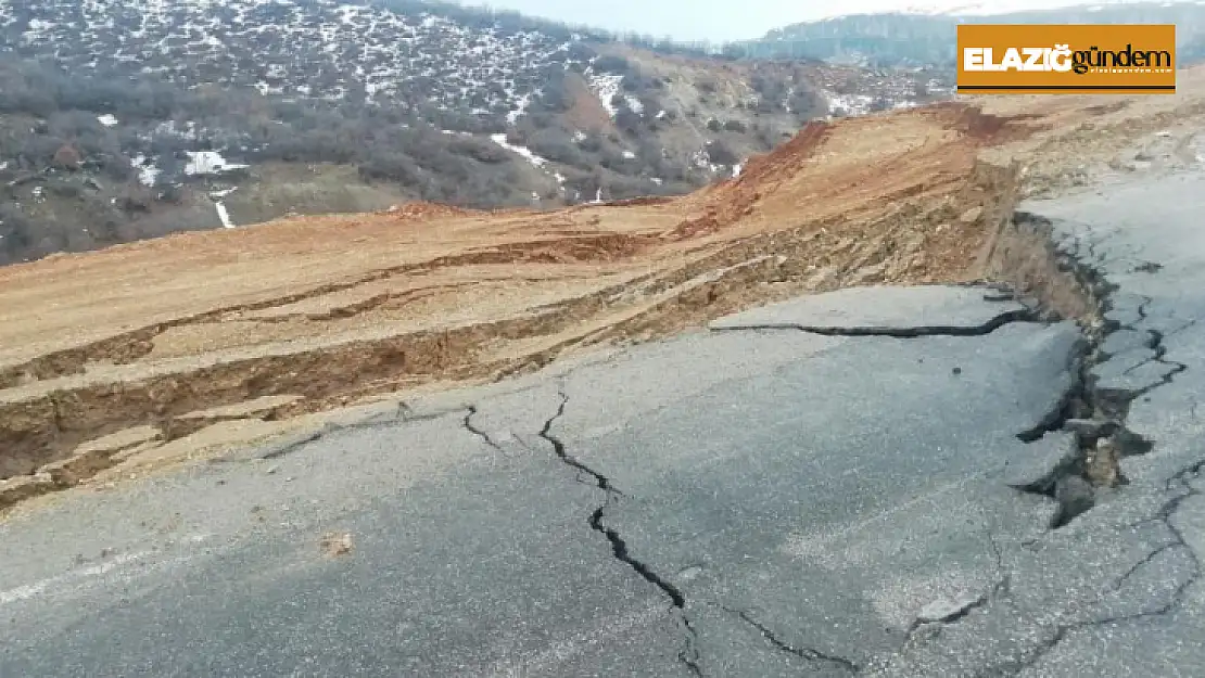 Pertek-Hozat karayolu yağış nedeniyle çöktü