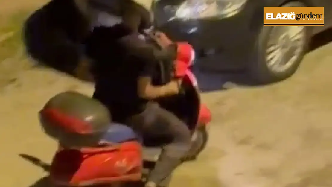 Sakin bir şekilde geldi, motosikleti çalarak kayıplara karıştı