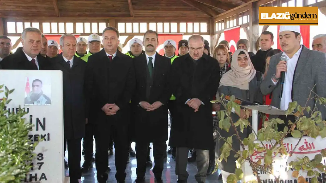 Şehit polis Fethi Sekin kabri başında anıldı