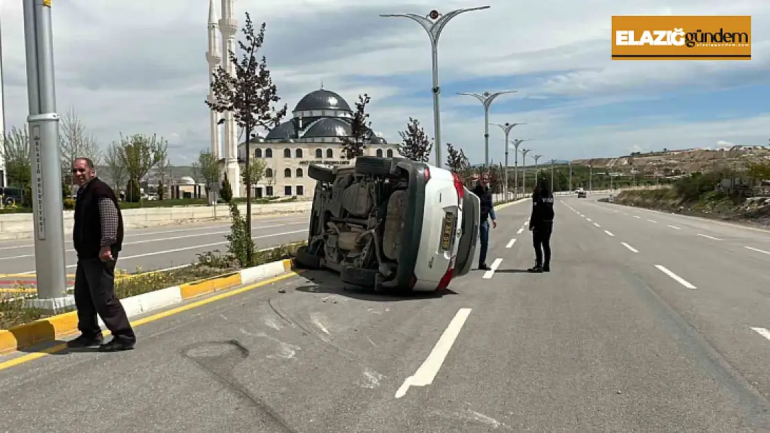 Sivrice Belediye Başkanının kullandığı araç takla attı