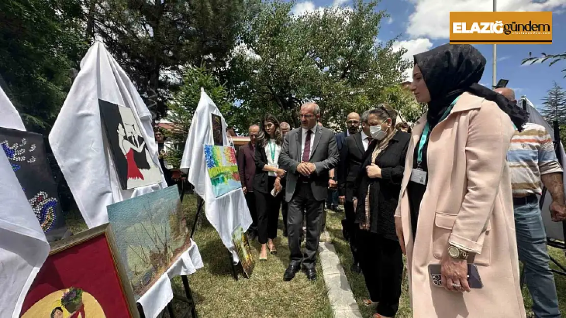 Toplum Ruh Sağlığı Merkezi'ndeki hastaların el emeği göz nuru eserleri sergilendi