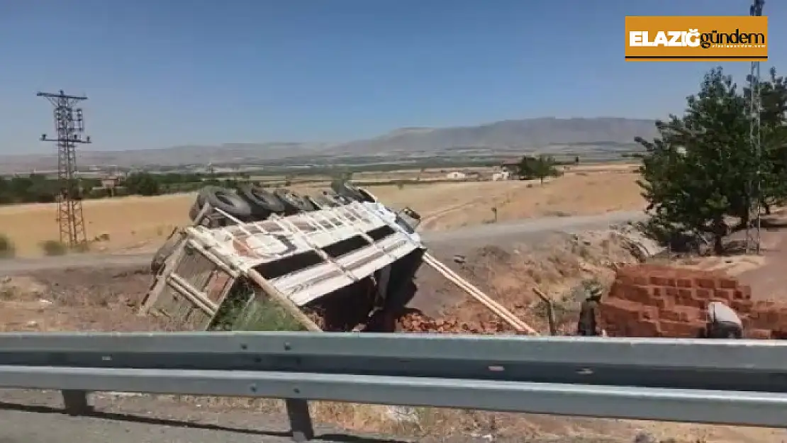 Tuğla yüklü kamyon devrildi: 1 yaralı