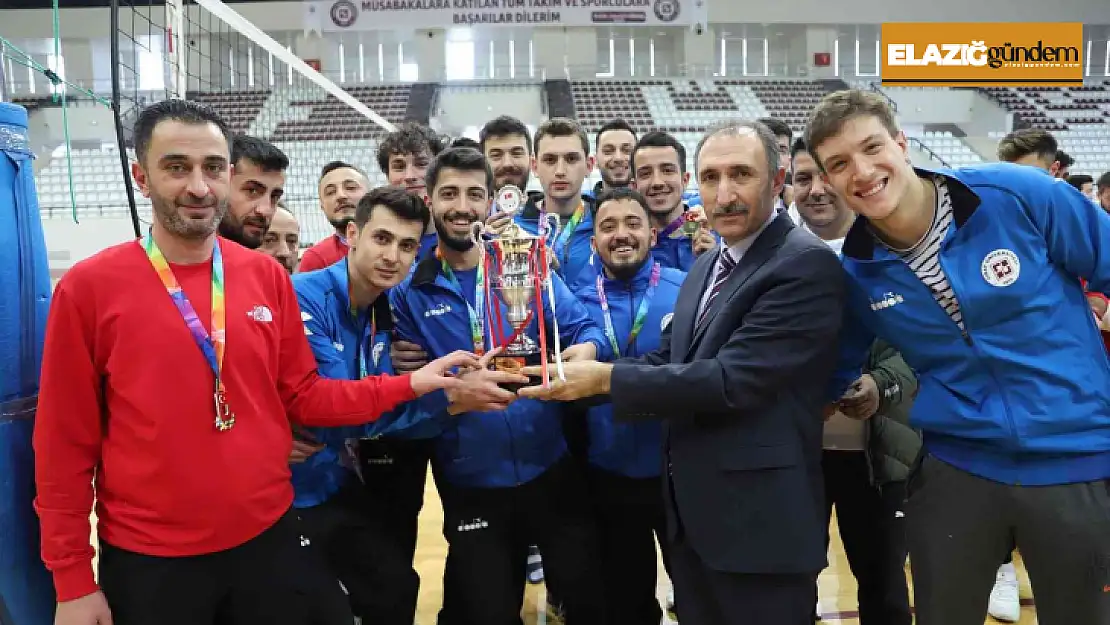 Fırat Üniversitesi voleybolda birinci oldu