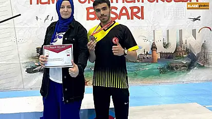 Elazığlı sporcu bilek güreşinde Türkiye 2'ncisi oldu