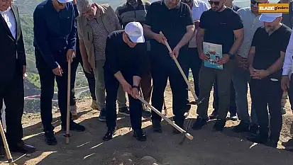 Vali Hatipoğlu, 3 bin yıllık tarihi Palu Kalesi için ilk kazmayı vurdu