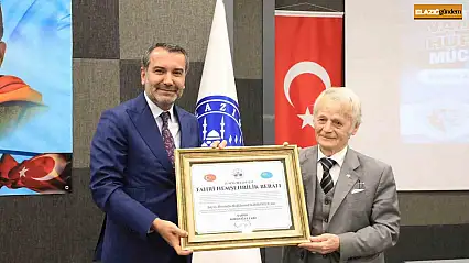 Başkan Şerifoğulları, Kırımoğlu'na 'fahri hemşehrilik beratı' takdim etti