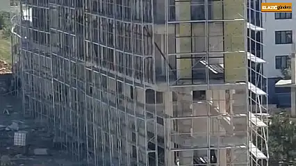 Çatıdaki tehlikeli çalışma kamerada
