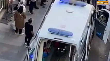 Sokak ortasında kalbi duran şahıs, vatandaşın kalp masajı ile hayata döndü