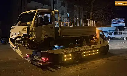 Elazığ'da otomobil ile kamyonet çarpıştı: 1 yaralı