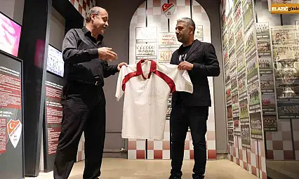 Elazığspor'un ilk kez Süper Lige çıktığı formayı, 23 yıl sonra müzeye bağışladı