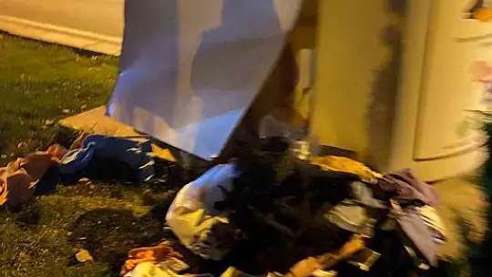 'Giysi kumbarası' talan edildi