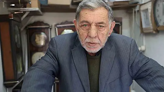 'Tik tak' sesleriyle geçen bir ömür: 65 yıldır 'zamanı' ayarlıyor