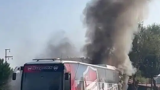 23 Elazığ FK'nın otobüsü, içinde futbolcular ve teknik ekibin olduğu sırada alev aldı