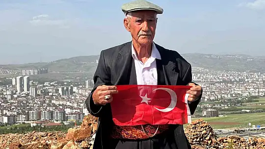 77'lik İsmail dede, 300 ton taş topladığı dağlık araziyi ağaçlarla kapladı