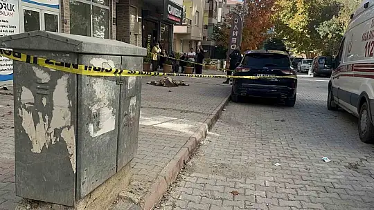85 yaşındaki adam 4'üncü kattan düşerek öldü