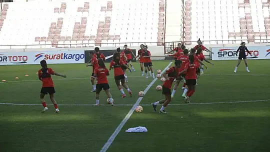 A Milli Kadın Futbol Takımı, Litvanya maçı hazırlıklarını tamamladı