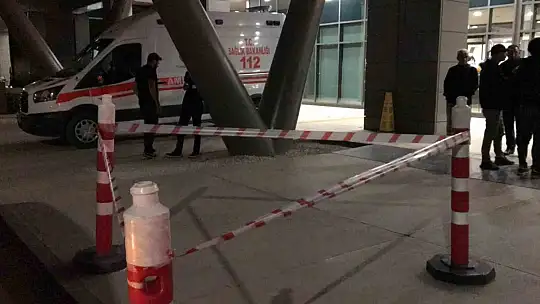 Acil servis önünde silahlı saldırı: 1 yaralı